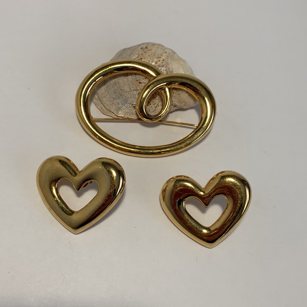 VTG Monet Abstract Heart Brooch Pin Set of Gold Tone Heart Stud Post Earrings